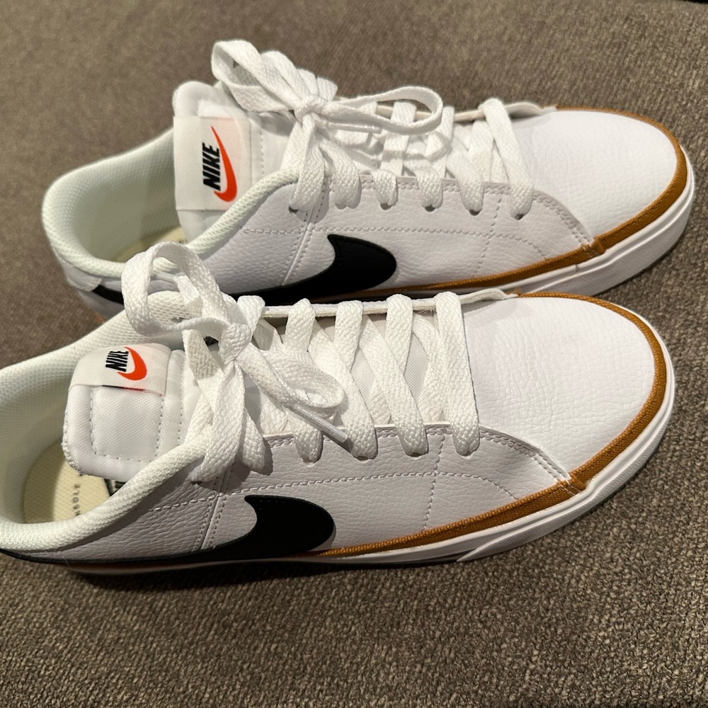 Nike court legacy women’s 9.5